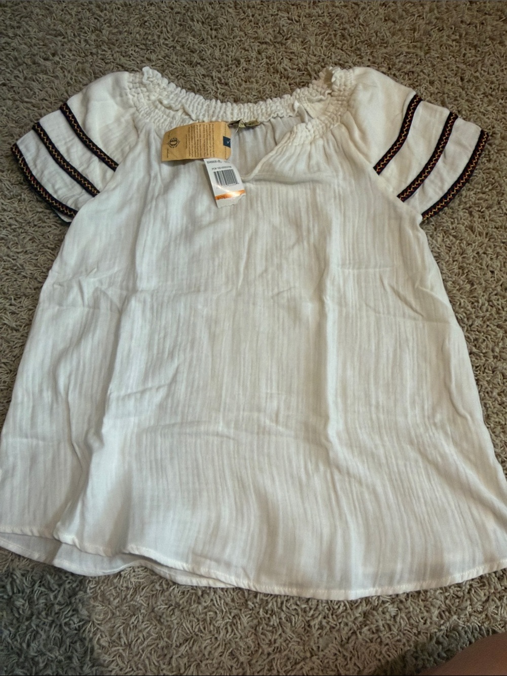 New with Tags Democracy Women’s Top with Embroidered Sleeve